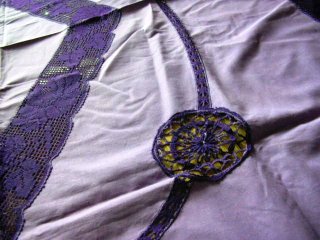 色糸手刺繍　円形大判テーブルクロス ロシア雑貨店マリンカ / 刺繍円形テーブルクロス emb78