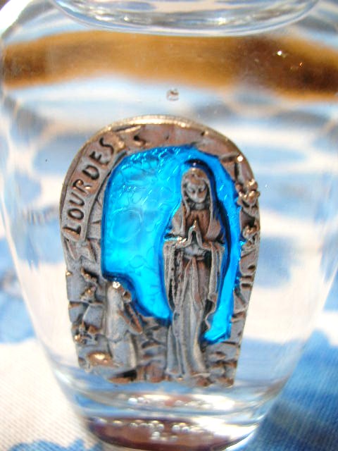 ランキング上位のプレゼント ルルドの泉奇跡の聖水グッズ< br>ルルドの泉 湧き水入り聖水ミニボトル ベルナデット 聖母マリアの出現< br> 